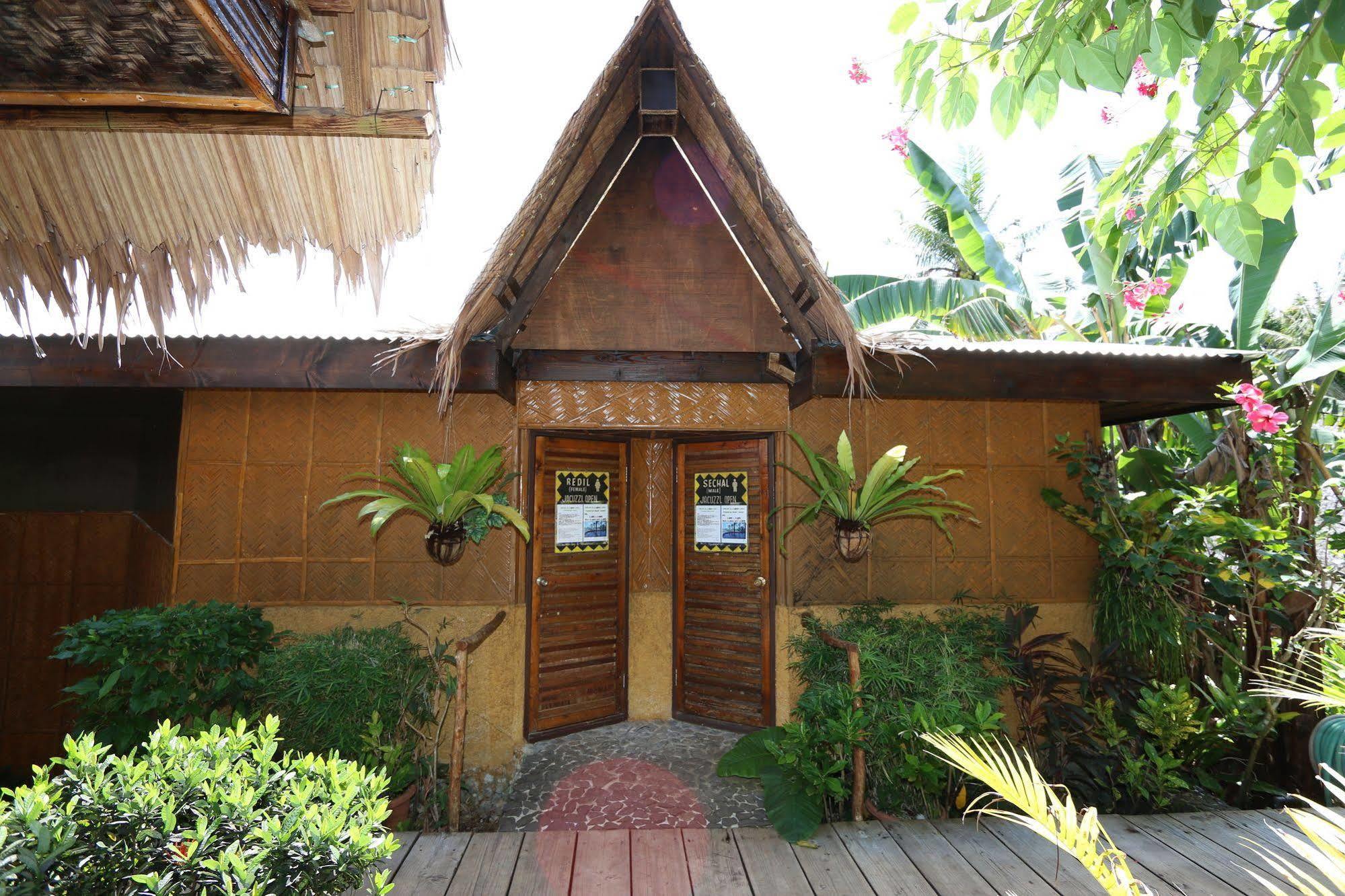 Palau Plantation Resort Koror Exteriör bild
